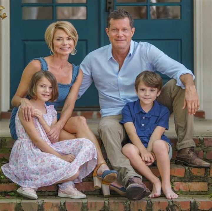 
Is Dylan Walsh Gay – Is He Married To A Partner? Dating History Age And Kids 